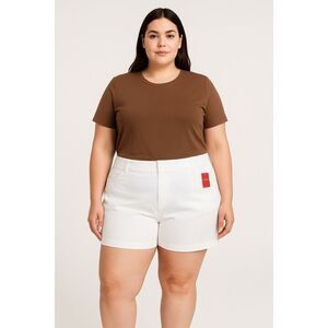 Spanx 3X White 6” Twill Shorts Women’s Plus Size High Rise Stretch Pockets NWT